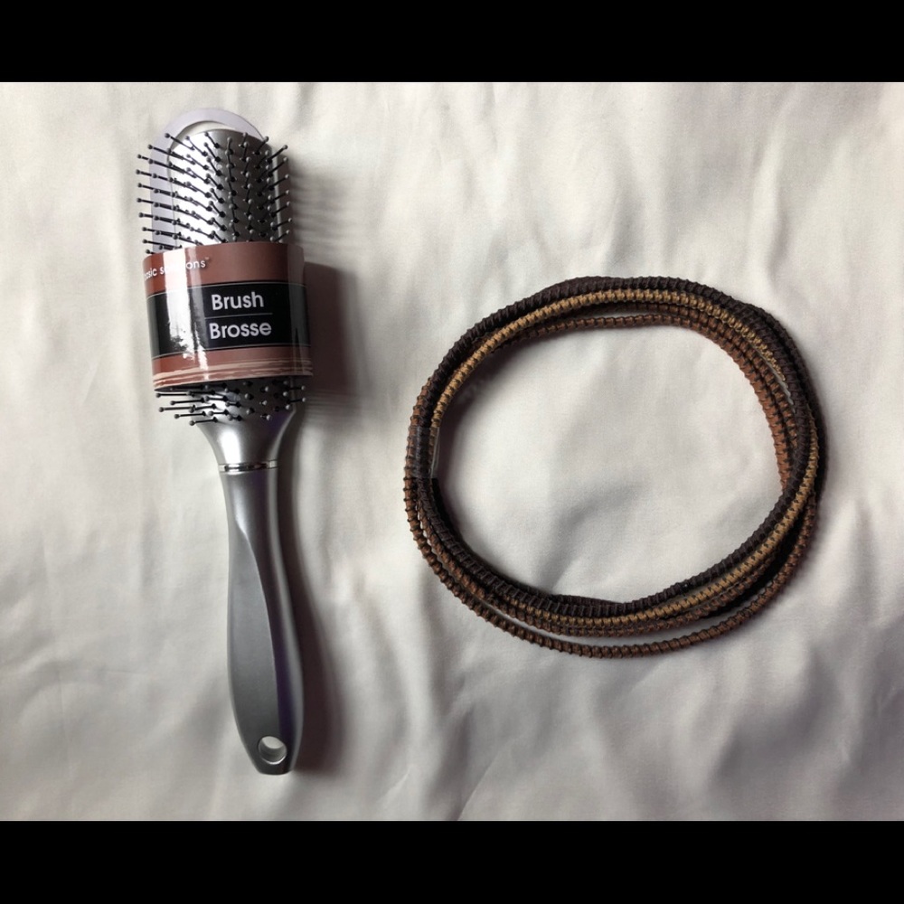 ❤️Hairbrush and 5 elastic hairbands bundle! NWOT!